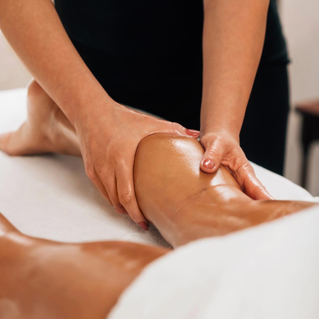 Lymphatic Drainage Massage with andarin Essential Oil - Elliotti